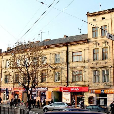 Apartment On The Center Of Lviv Exterior foto